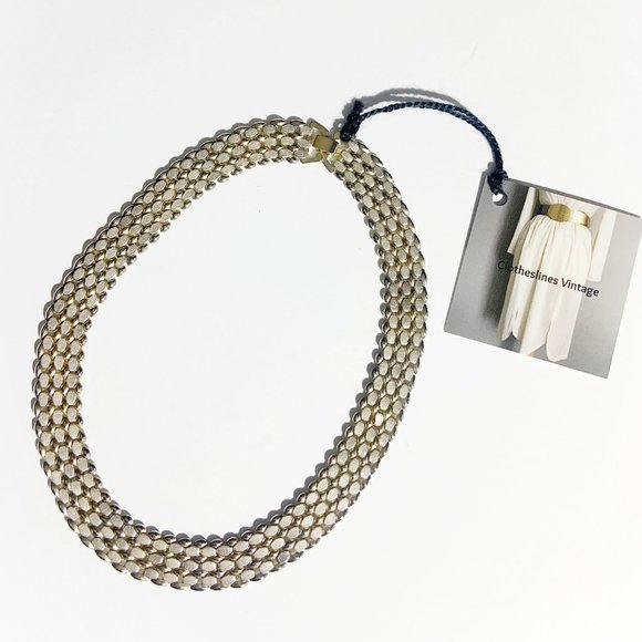 Vintage CURATED BUNDLE OF COSTUME JEWELLERY in Shades of Gold, Cream and Black - Picture 12 of 12